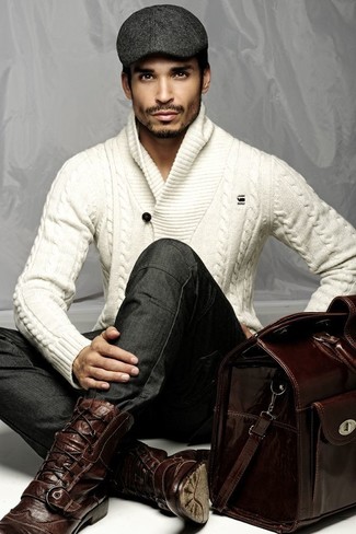 С чем носить темно-красную кожаную сумку мужчине