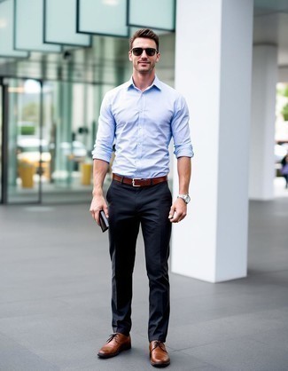 С чем носить темно-красный кожаный ремень мужчине