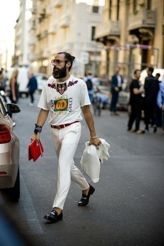 С чем носить темно-красный кожаный ремень мужчине