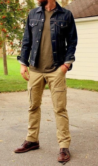 С чем носить темно-красные кожаные повседневные ботинки мужчине