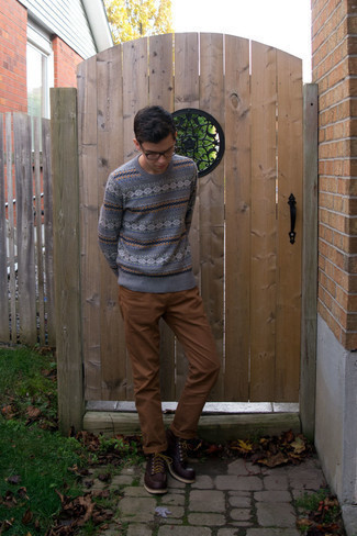 С чем носить темно-красные кожаные повседневные ботинки мужчине