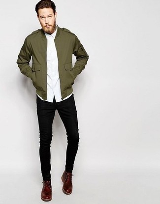 С чем носить темно-красные кожаные ботинки дезерты