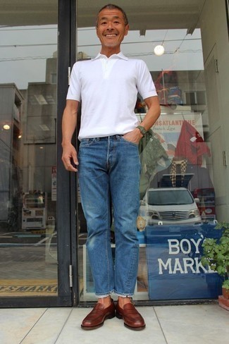 Какие джинсы носить с темно-красными лоферами мужчине