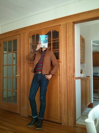 С чем носить темно-красную рубашку с длинным рукавом мужчине осень