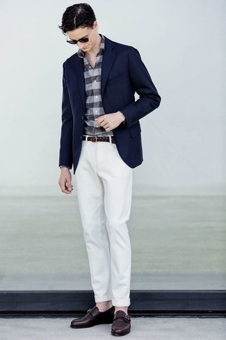 Какие брюки чинос носить с темно-красными монками