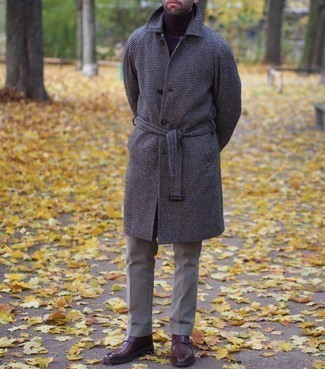 Какие водолазки носить с темно-красными монками