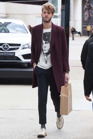 Какие броги носить с темно-красным длинным пальто