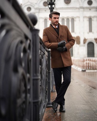 С чем носить темно-красный галстук в горошек мужчине