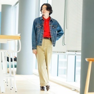 С чем носить темно-красную футболку-поло мужчине