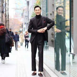 С чем носить темно-красный нагрудный платок с принтом