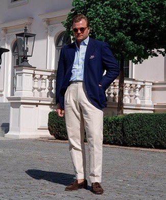 С чем носить темно-красный нагрудный платок с принтом