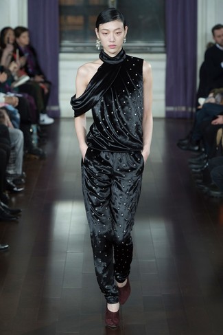 С чем носить темно-красные туфли