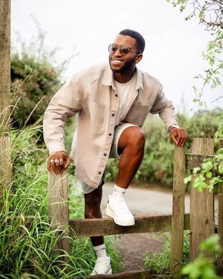 С чем носить темно-красные солнцезащитные очки мужчине