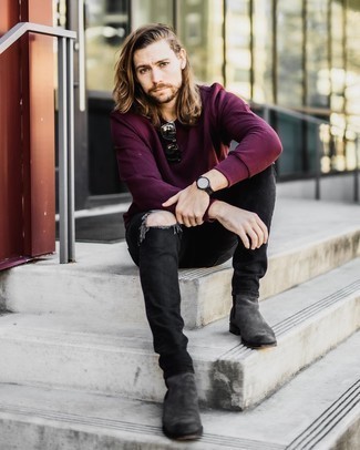 Какие джинсы носить с темно-красным свитшотем мужчине