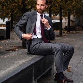 С чем носить темно-красный галстук мужчине