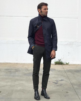 Какие брюки карго носить с темно-красной водолазкой