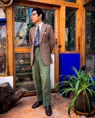 С чем носить темно-красные плетеные лоферы мужчине