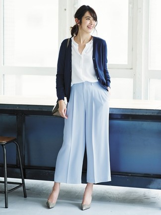 Как носить блузу на пуговицах с кардиганом