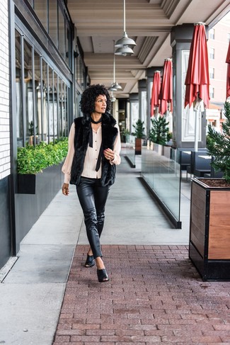 С чем носить блузу на пуговицах