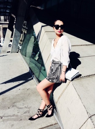 Как носить блузу на пуговицах с шортами