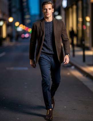 Как носить вязаный свитер с брюками чинос