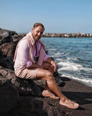 Как носить вязаный свитер с мокасинами мужчине