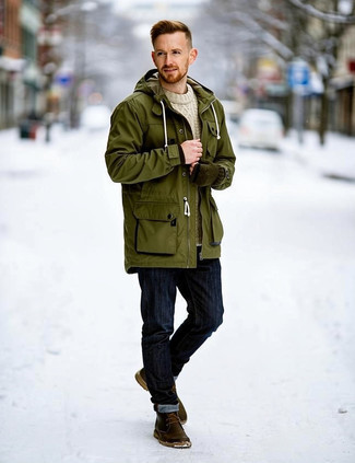 Как носить вязаный свитер с джинсами мужчине