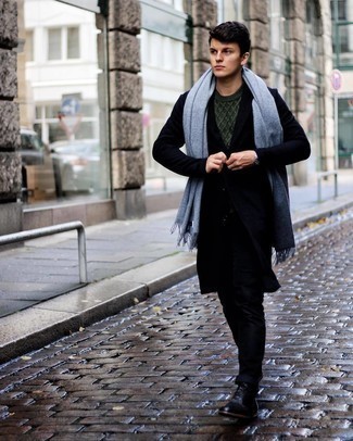 Как носить вязаный свитер с джинсами мужчине