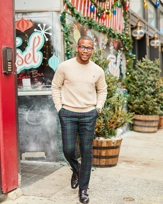 Как носить вязаный свитер с монками