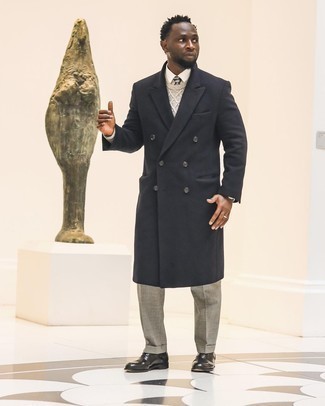 Как носить вязаный свитер с длинным пальто