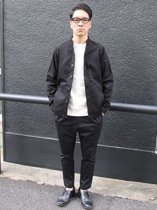 Как носить вязаный свитер с курткой-рубашкой мужчине