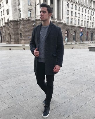 Как носить вязаный свитер с зауженными джинсами мужчине