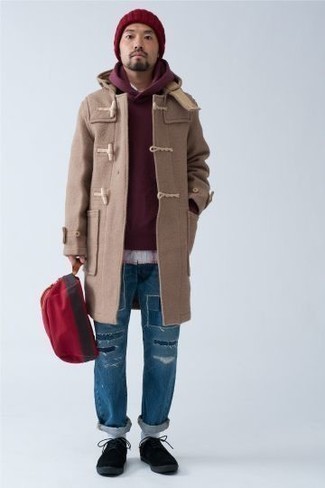 Какие рубашки с длинным рукавом носить с светло-коричневым дафлкотом мужчине