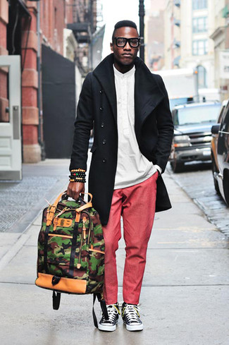 С чем носить рюкзак с камуфляжным принтом мужчине