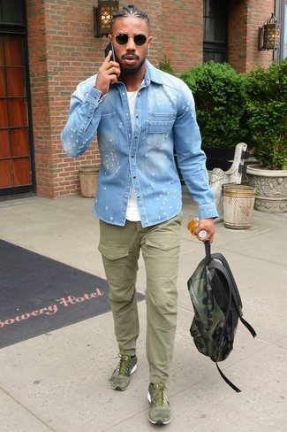 С чем носить сумку с камуфляжным принтом мужчине