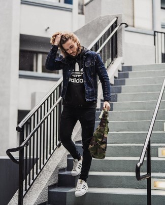 С чем носить сумку с камуфляжным принтом мужчине