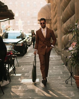 С чем носить сумку с камуфляжным принтом мужчине