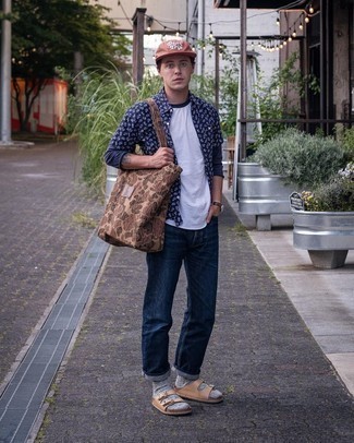 С чем носить сумку с камуфляжным принтом мужчине