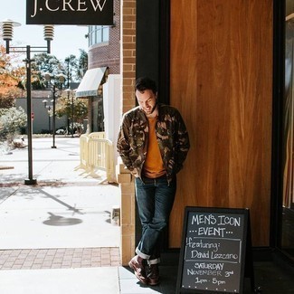 С чем носить куртку с камуфляжным принтом мужчине