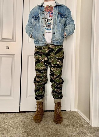 С чем носить брюки с камуфляжным принтом мужчине