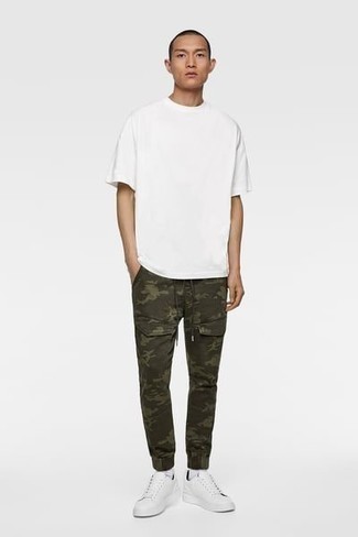 С чем носить брюки с камуфляжным принтом мужчине