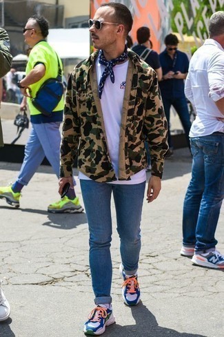 С чем носить рубашку с камуфляжным принтом мужчине