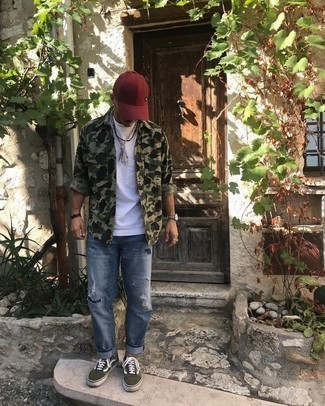 С чем носить рубашку с камуфляжным принтом мужчине