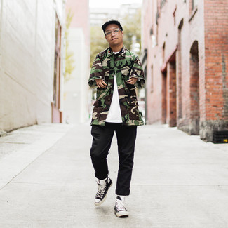 С чем носить рубашку с коротким рукавом с камуфляжным принтом мужчине