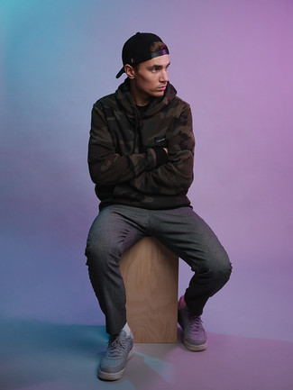 С чем носить свитер с камуфляжным принтом мужчине