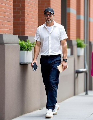 С чем носить низкие кеды из плотной ткани мужчине