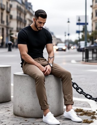 С чем носить низкие кеды из плотной ткани мужчине