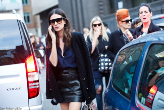 Как носить кардиган с блузой на пуговицах