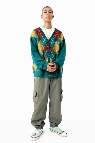 Как носить кардиган с брюками карго