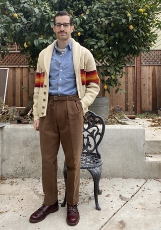 Как носить кардиган с повседневными ботинками мужчине